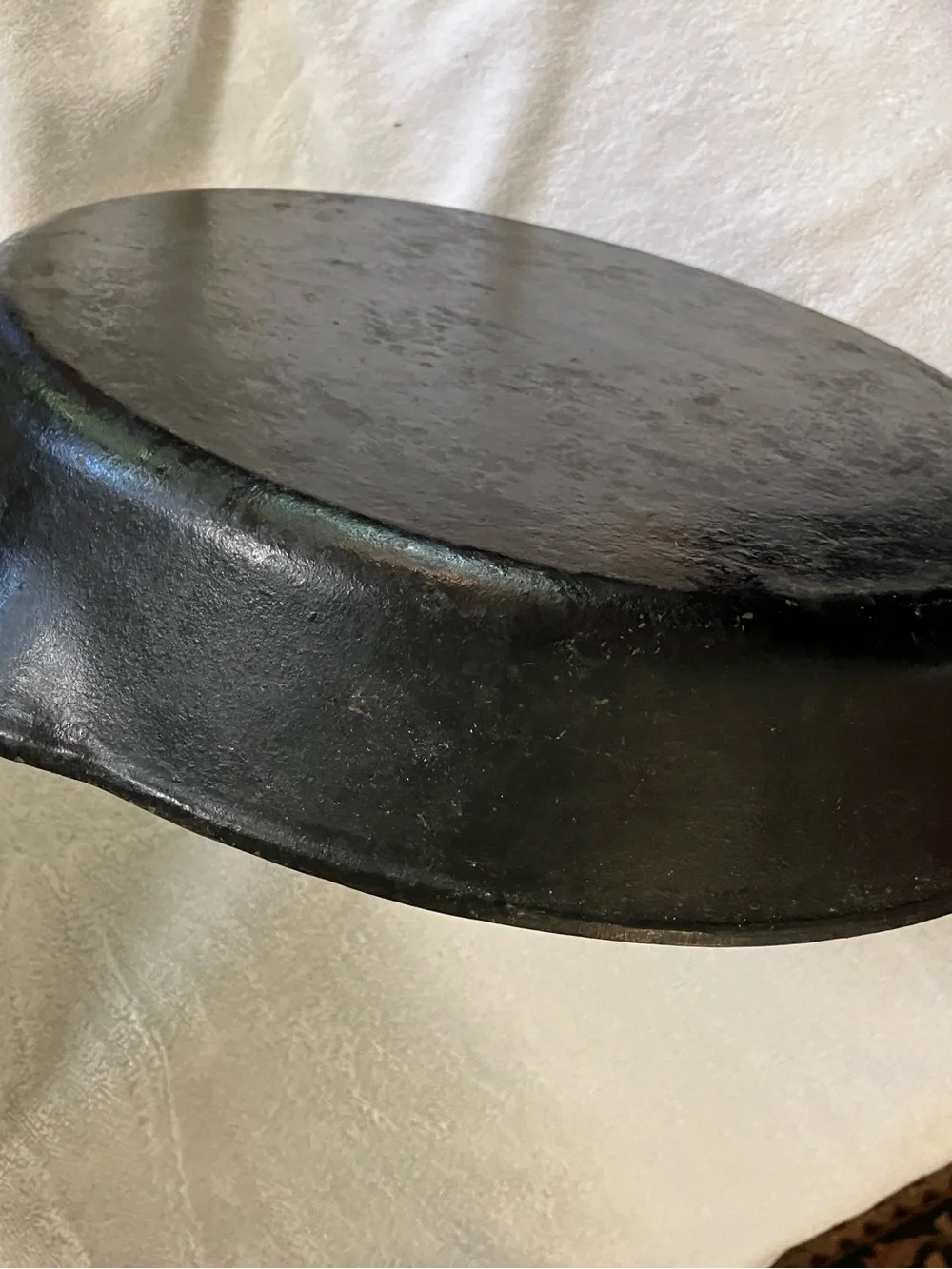 Antique Wagner Ware #12 cast-iron skillet frying pan